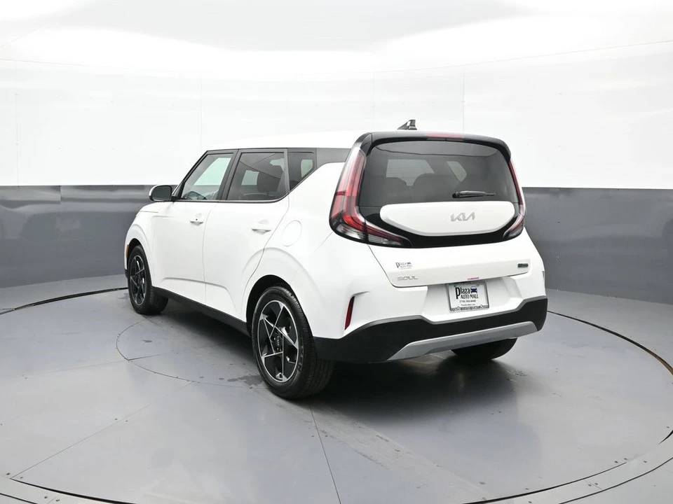 2023 Kia Soul - Image 8 of 12