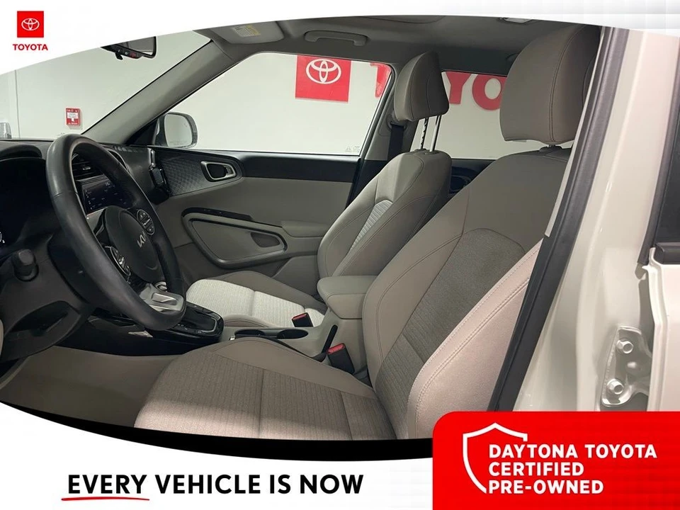 2023 Kia Soul - Image 7 of 10