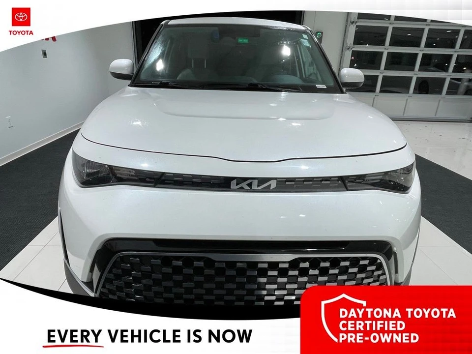 2023 Kia Soul - Image 2 of 10