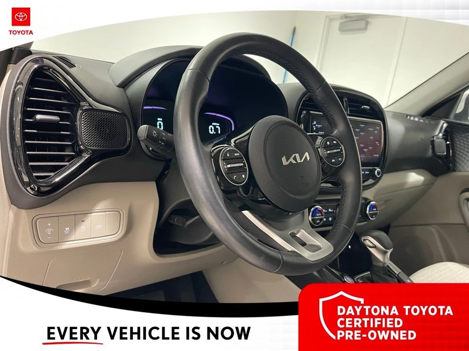 2023 Kia Soul - Image 6 of 10