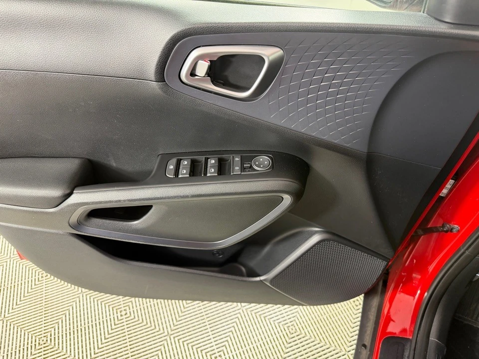 2023 Kia Soul - Image 11 of 21