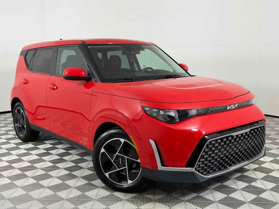 2023 Kia Soul - Image 2 of 21