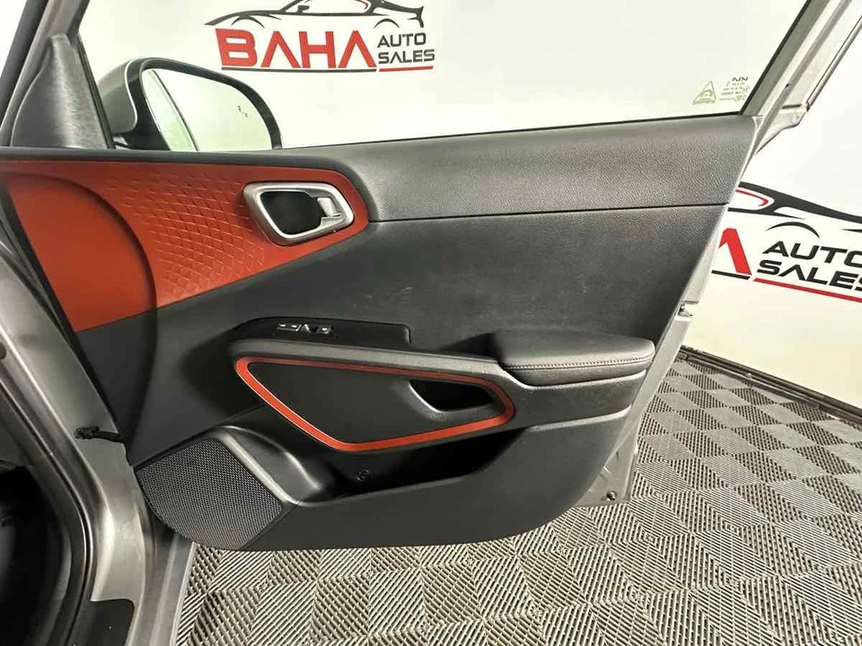 2023 Kia Soul - Image 16 of 21