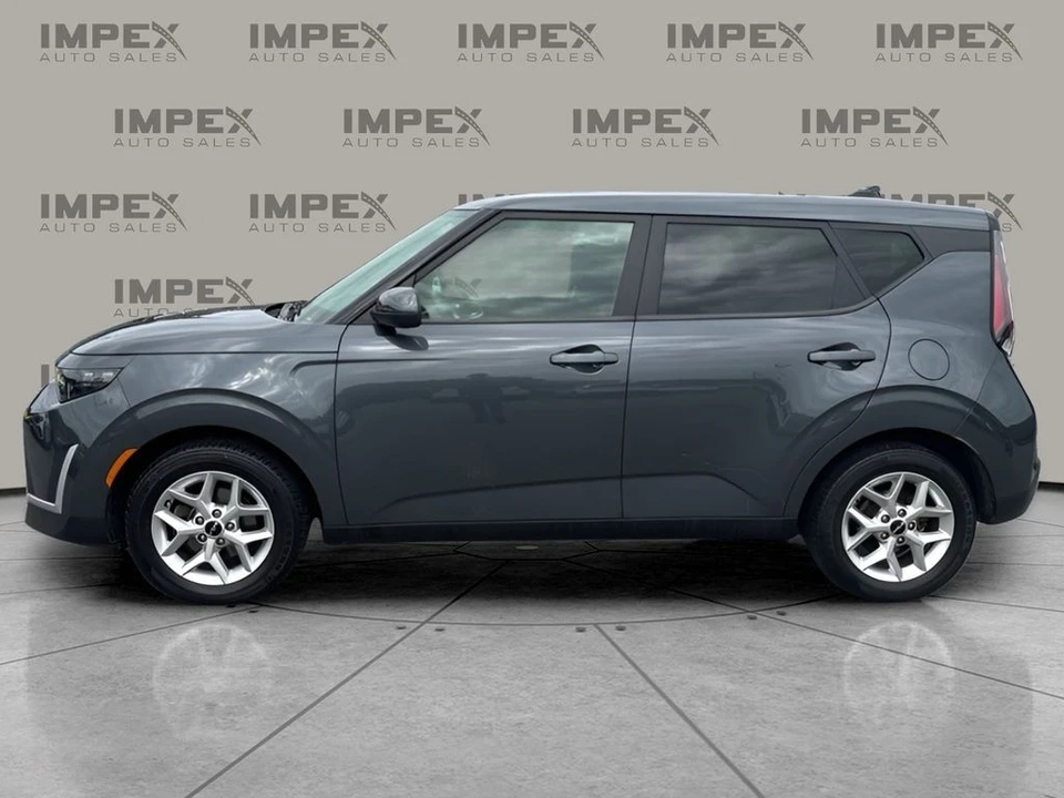 2023 Kia Soul - Image 2 of 12