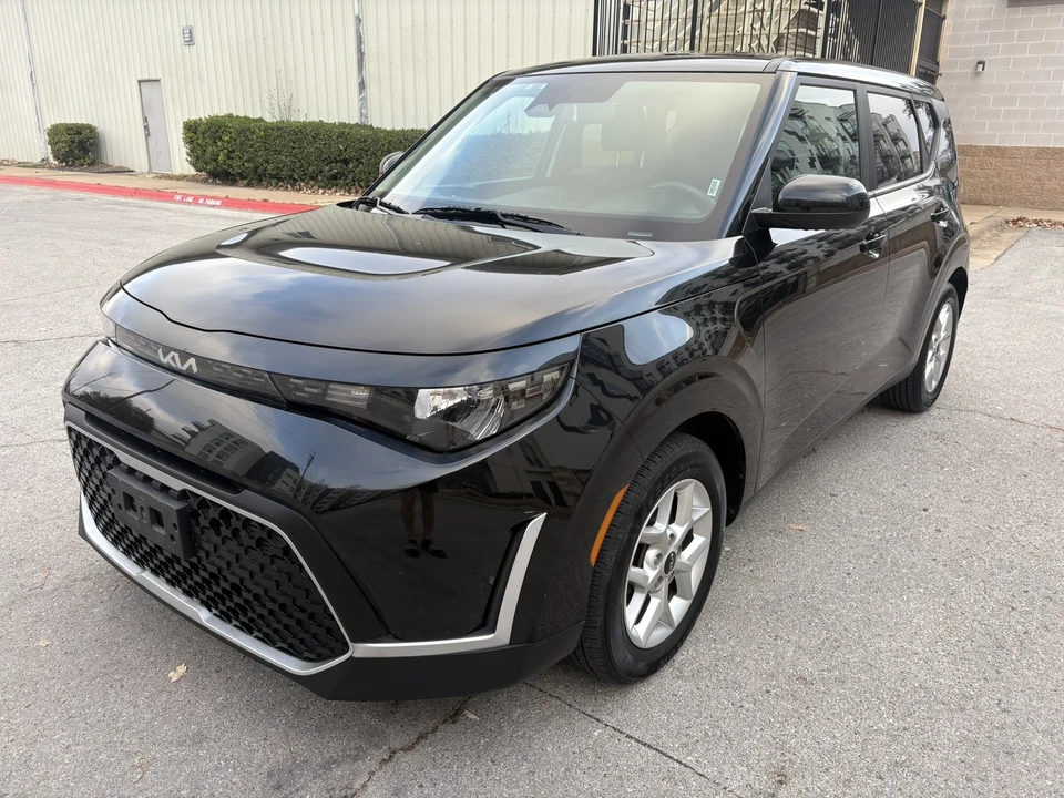 2023 Kia Soul - Image 3 of 21