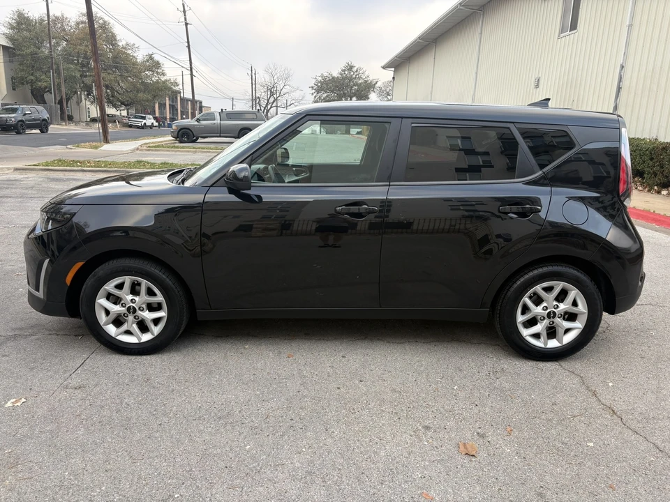 2023 Kia Soul - Image 4 of 21