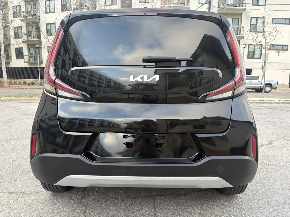 2023 Kia Soul - Image 7 of 21