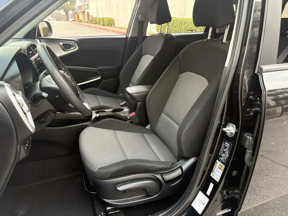 2023 Kia Soul - Image 14 of 21