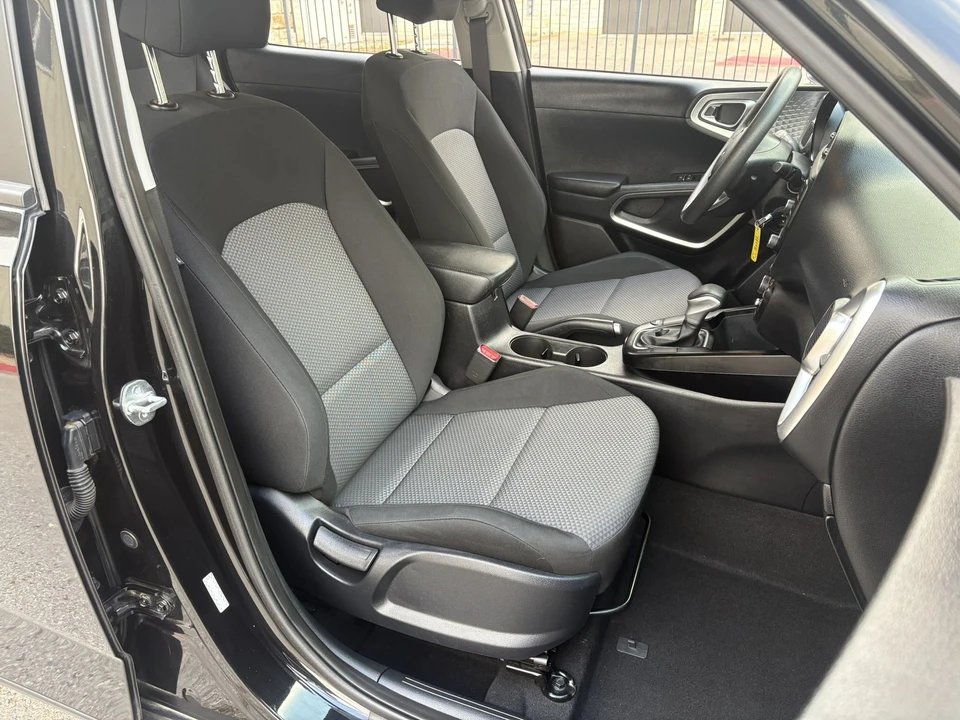 2023 Kia Soul - Image 15 of 21
