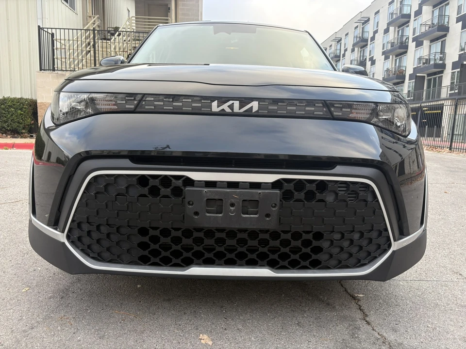 2023 Kia Soul - Image 2 of 21