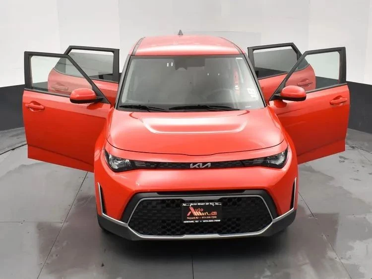2023 Kia Soul - Image 10 of 12