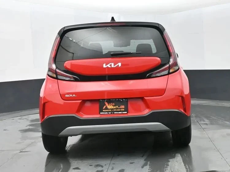 2023 Kia Soul - Image 8 of 12