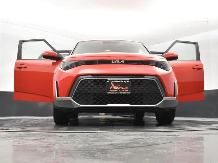 2023 Kia Soul - Image 11 of 12