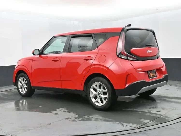 2023 Kia Soul - Image 9 of 12