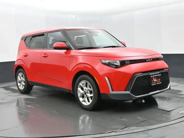 2023 Kia Soul - Image 2 of 12