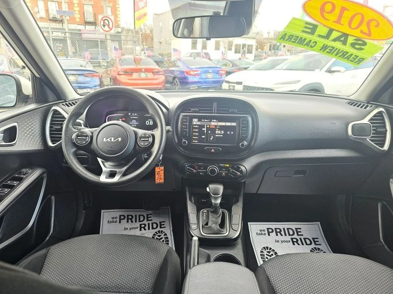 2023 Kia Soul - Image 10 of 12