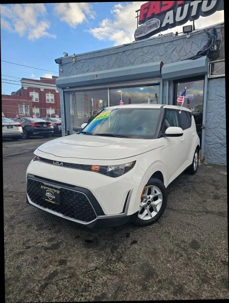 2023 Kia Soul - Image 4 of 12