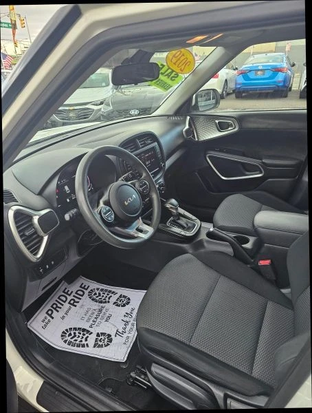 2023 Kia Soul - Image 6 of 12