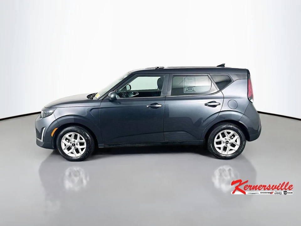 2023 Kia Soul - Image 4 of 24