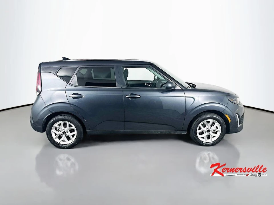 2023 Kia Soul - Image 8 of 21