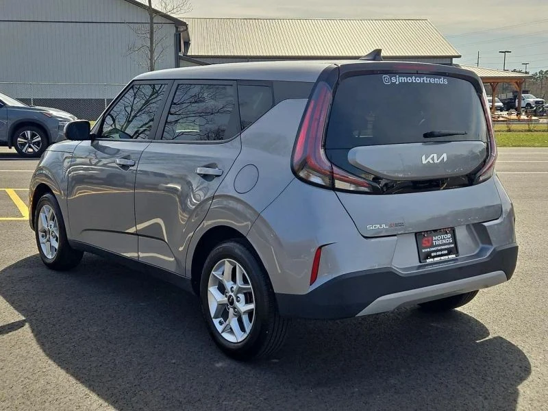 2023 Kia Soul - Image 4 of 12