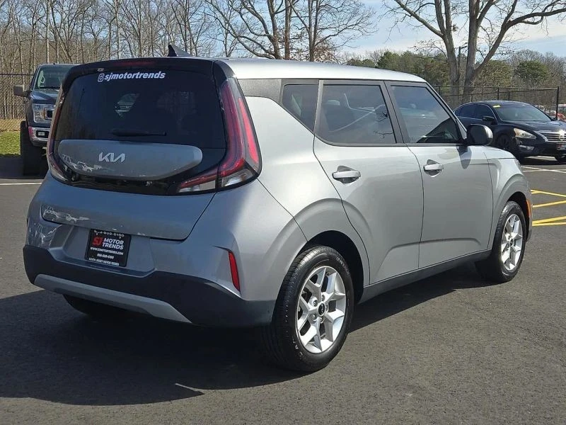 2023 Kia Soul - Image 6 of 12