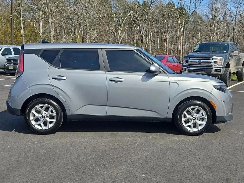2023 Kia Soul - Image 7 of 12