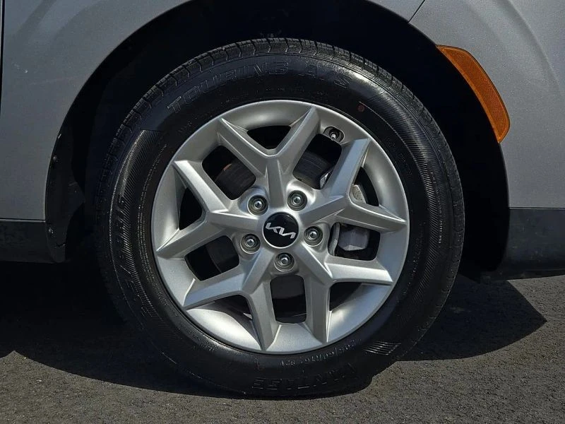 2023 Kia Soul - Image 8 of 12