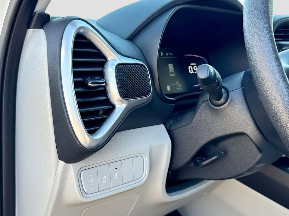 2023 Kia Soul - Image 10 of 21