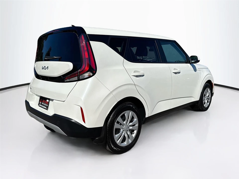 2023 Kia Soul - Image 7 of 21