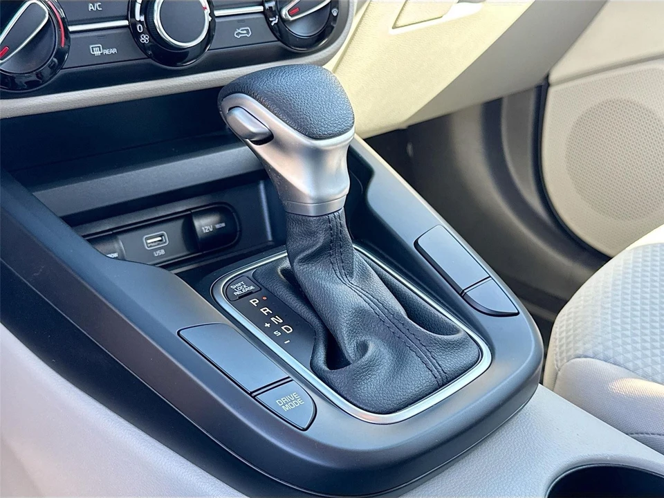 2023 Kia Soul - Image 15 of 21