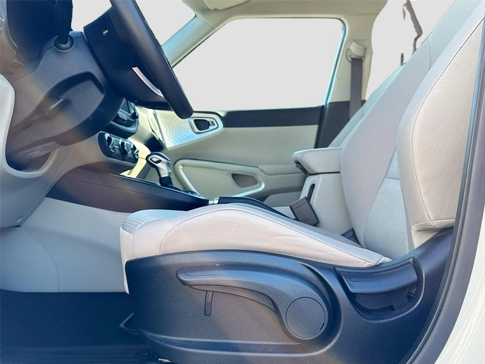 2023 Kia Soul - Image 18 of 21