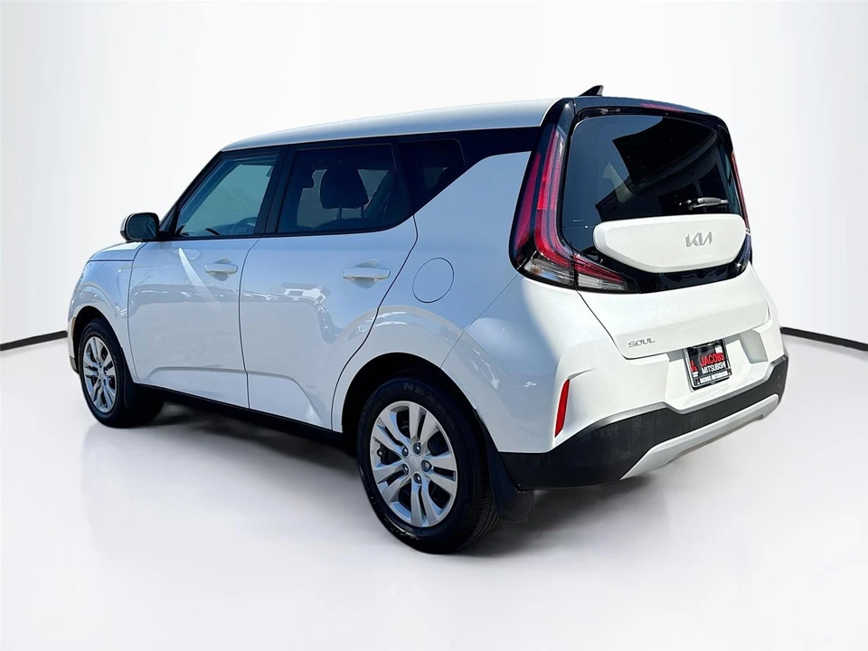 2023 Kia Soul - Image 5 of 21