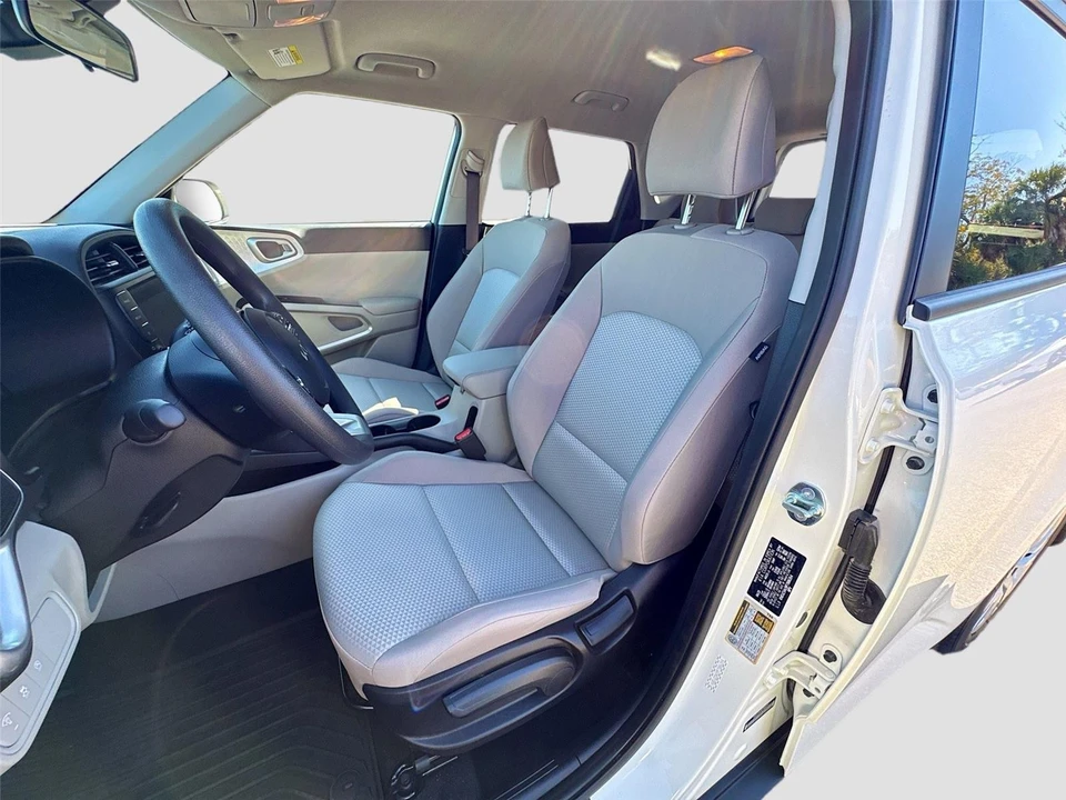 2023 Kia Soul - Image 19 of 21