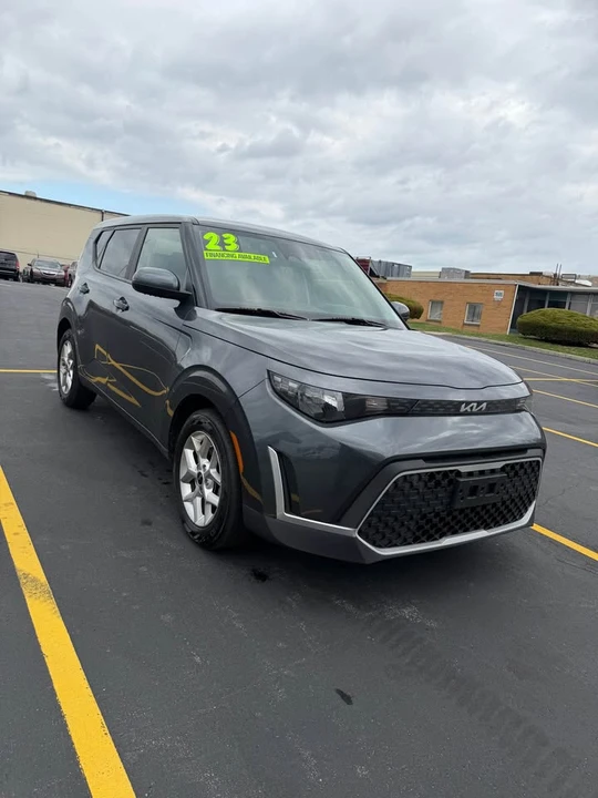 2023 Kia Soul - Image 2 of 8