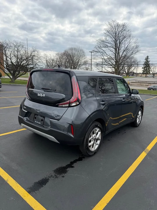 2023 Kia Soul - Image 4 of 8