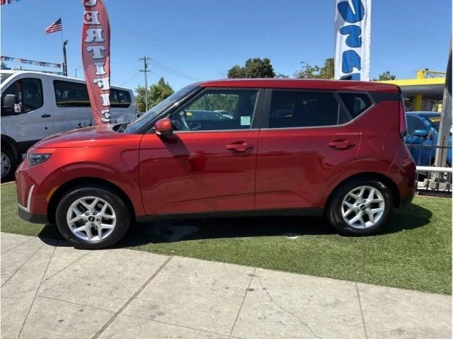 2023 Kia Soul - Image 4 of 11
