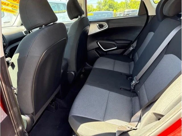 2023 Kia Soul - Image 7 of 11