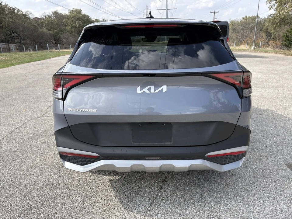 2023 Kia Sportage - Image 6 of 21