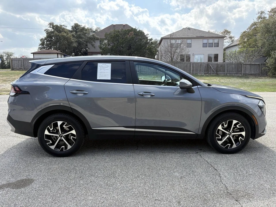 2023 Kia Sportage - Image 4 of 21
