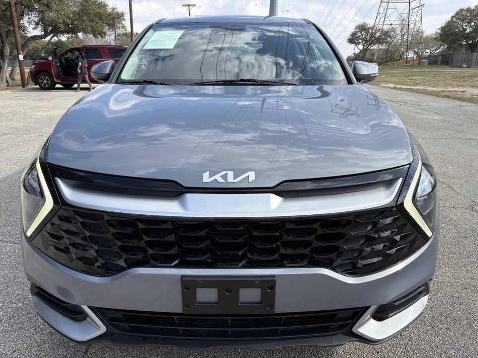 2023 Kia Sportage - Image 2 of 21