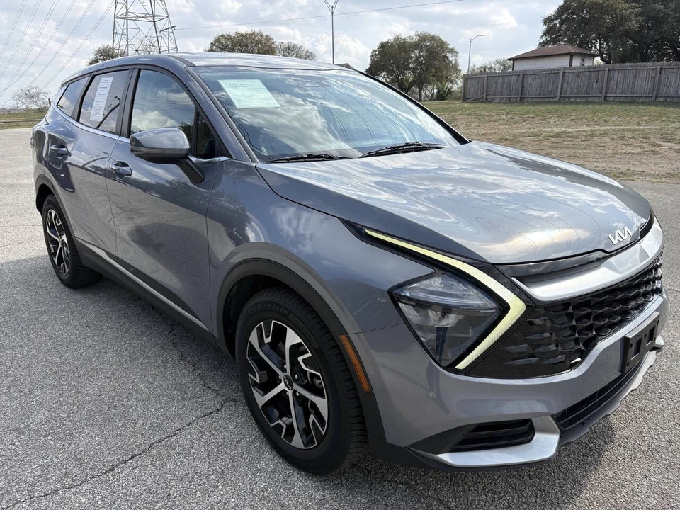 2023 Kia Sportage - Image 3 of 21
