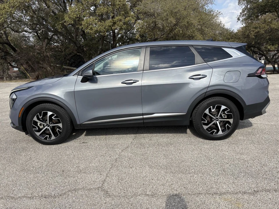 2023 Kia Sportage - Image 8 of 21