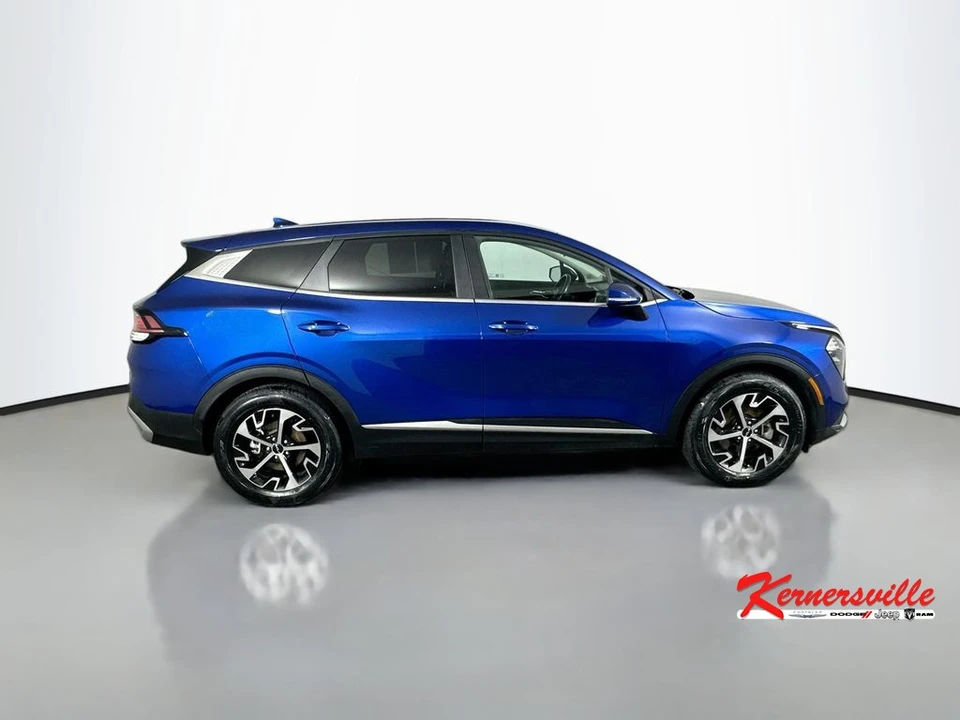 2023 Kia Sportage - Image 8 of 12