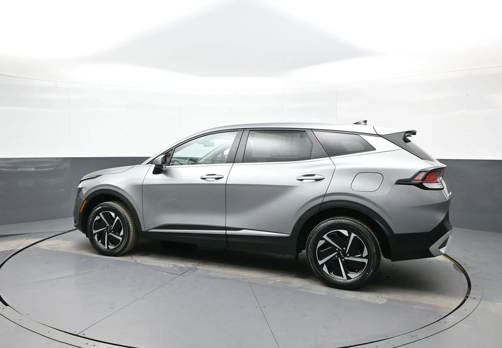 2023 Kia Sportage - Image 3 of 12
