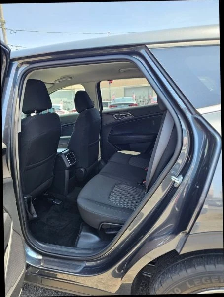 2023 Kia Sportage - Image 9 of 12