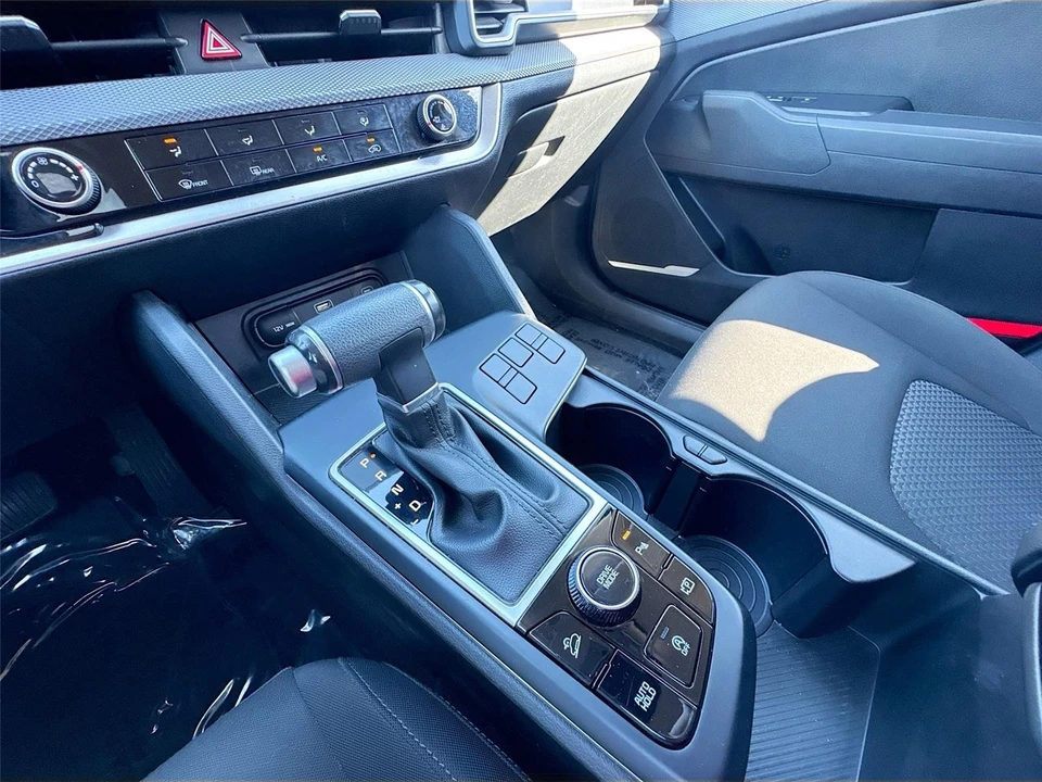 2023 Kia Sportage - Image 16 of 21