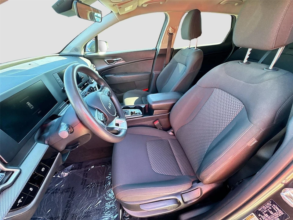 2023 Kia Sportage - Image 19 of 21