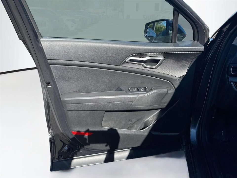 2023 Kia Sportage - Image 17 of 21
