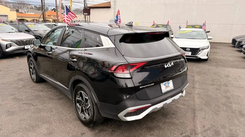 2023 Kia Sportage - Image 5 of 12